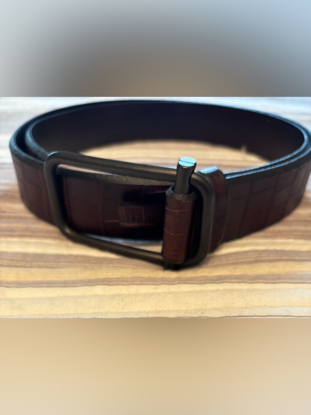 Brand new! Banana Republic Brown Croc-Embossed Leather Belt with Black Buckle